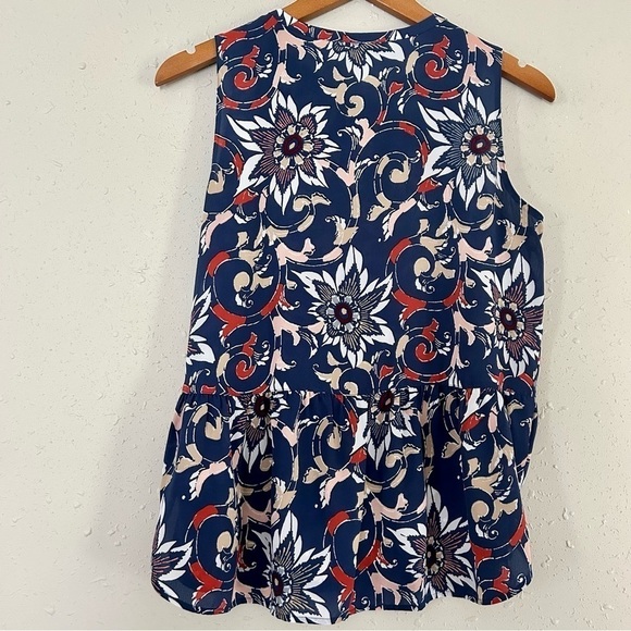 🦋 Loft Blue Red Paisley Sleeveless Button Down Blouse Small - Picture 2 of 5